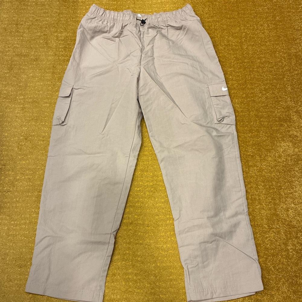 Nike cargo parachute pants. Size:L color:beige